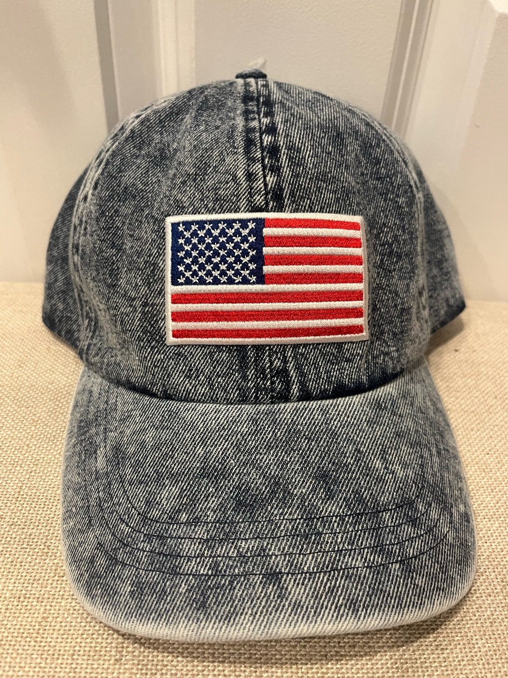 NWT DAVID & YOUNG WOMEN'S ACID WASH DENIM HAT WITH FLAG PATCH